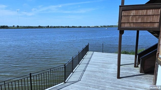 93 Harbor Ky, Secaucus, NJ 07094
