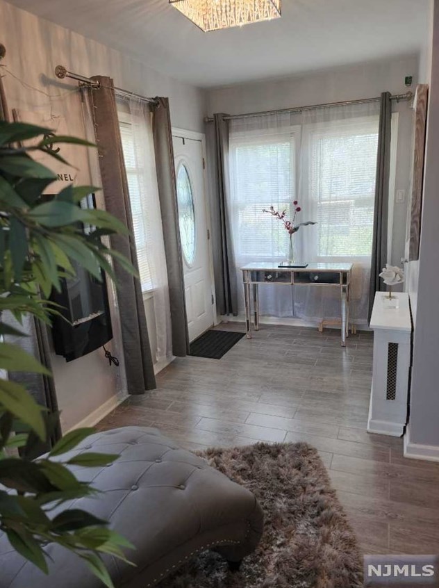 49 Pickens St, Little Ferry NJ  07643-1912 exterior