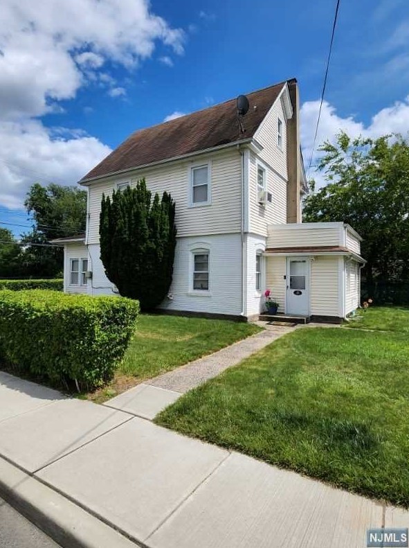 49 Pickens St, Little Ferry, NJ 07643