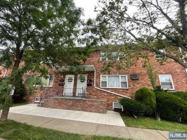 405 8th St #1r, Carlstadt, NJ 07072