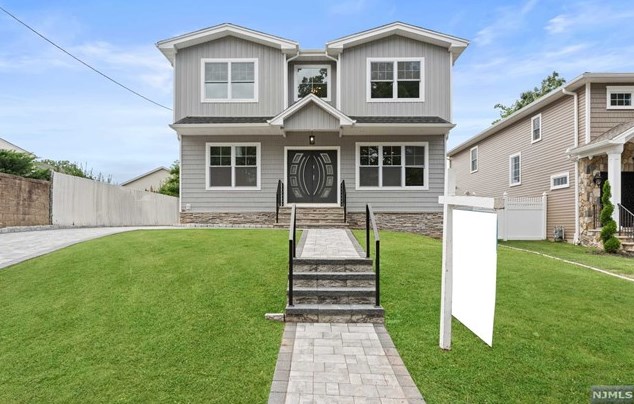 76 Harrison Ave, Hasbrouck Heights, NJ 07604