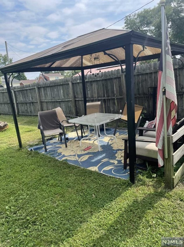 140 Broadway, Pennsville NJ 08070-1418 exterior