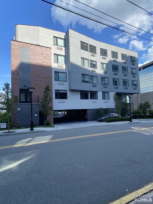 2150 N Central Rd #410, West Fort Lee, NJ 07024