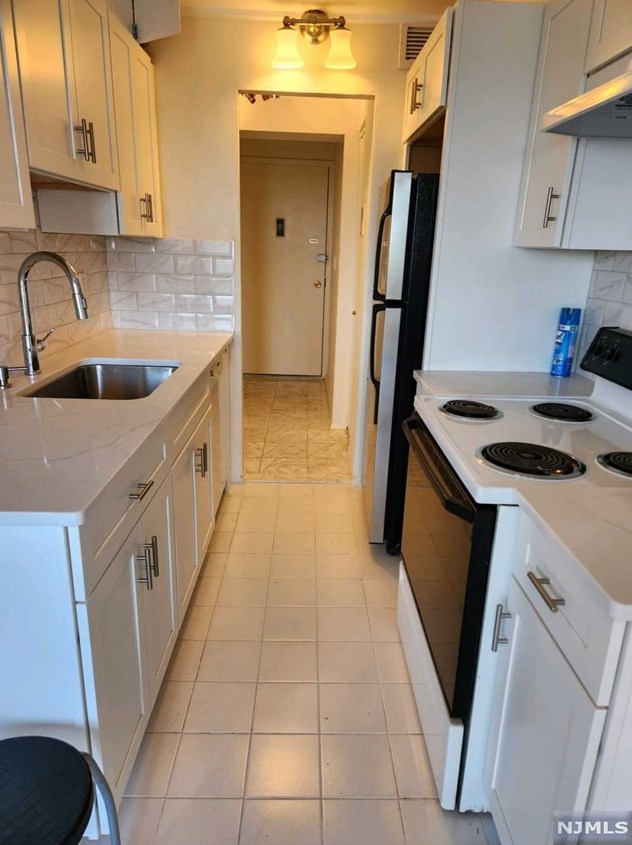 233 12th St Apt 4e, Palisades Park, NJ