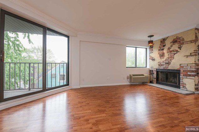 55 Clinton Pl Apt 410, Hackensack, NJ 07601