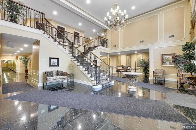 80 Ridgewood Rd #209, Westwood, NJ 07676