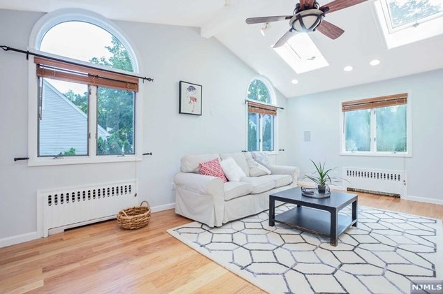 192 Magnolia Ave, Cresskill, NJ 07626