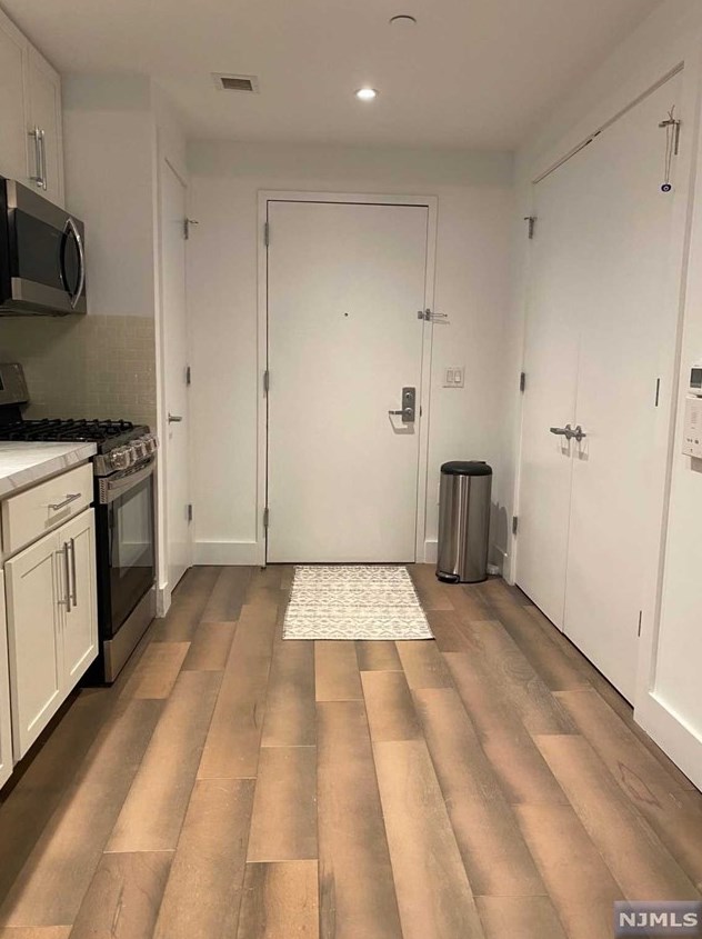 3011 Edwin Ave #2e, West Fort Lee, NJ 07024
