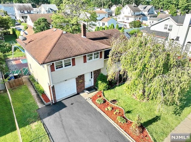 105 Randolph Ave, Dumont, NJ 07628