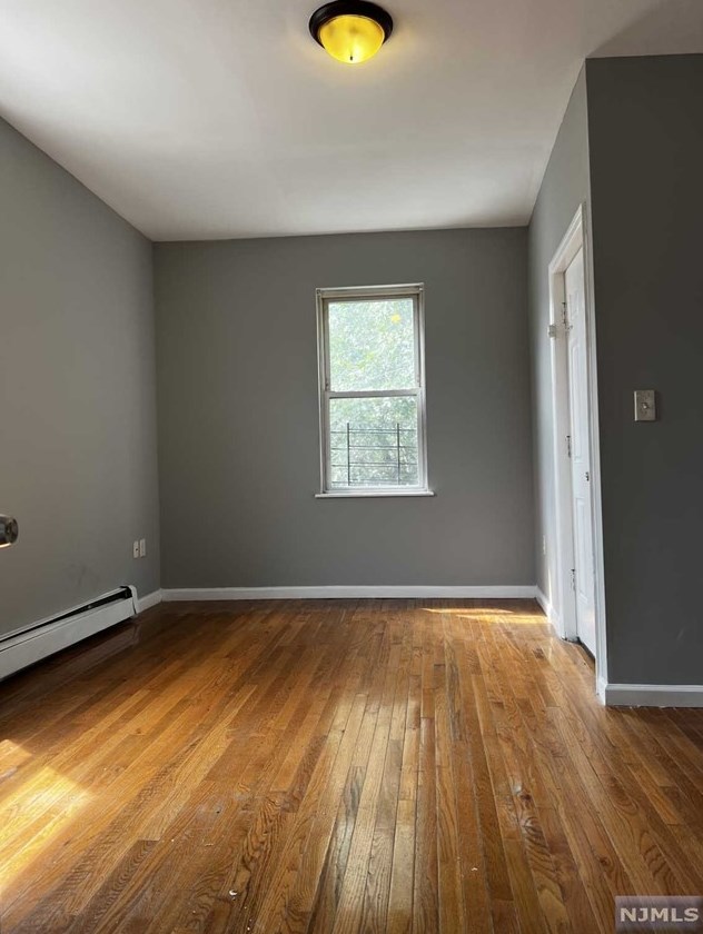 368 Avon Ave #1, Newark, NJ 07108
