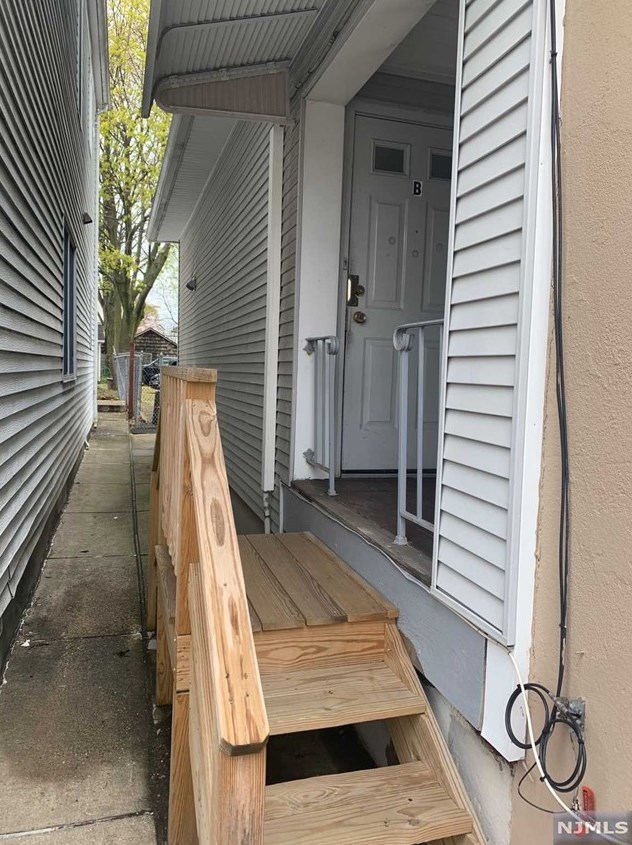 98 Washington Ave # B, Dumont, NJ