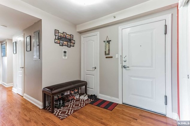 60 Parkway Dr E, East Orange, NJ 07017