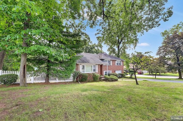 801 Beech Pl, N Milford, NJ 07646