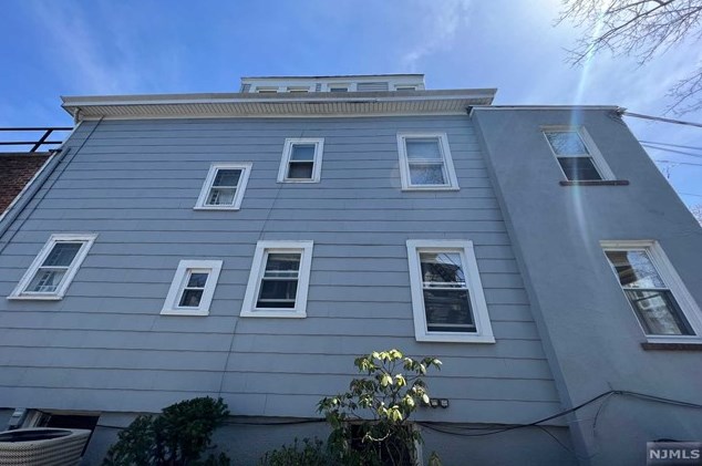 206 Bellevue Ave #3, Montclair, NJ 07043