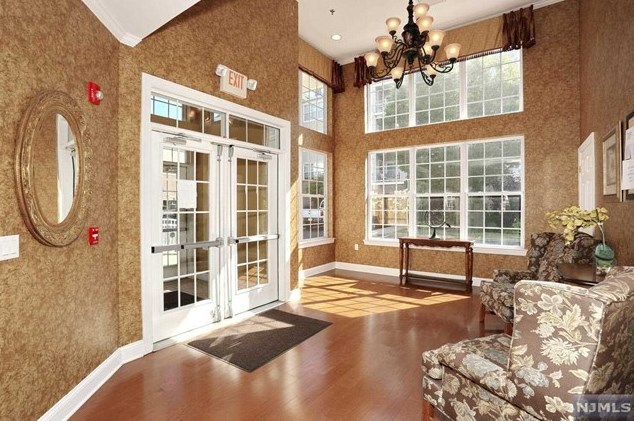 527 Bushes Ln, Elmwood Park NJ  07407-3204 exterior