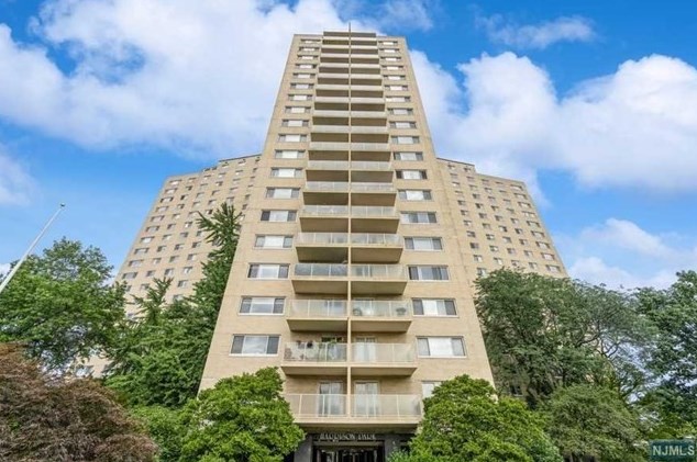 377 S Harrison St #11j, East Orange, NJ 07018