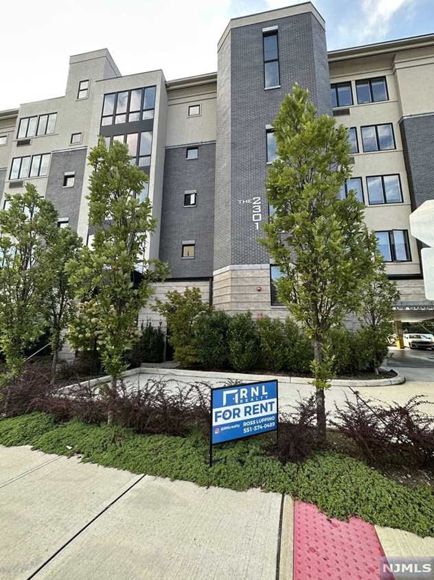 2301 Lemoine Ave #304, West Fort Lee, NJ 07024