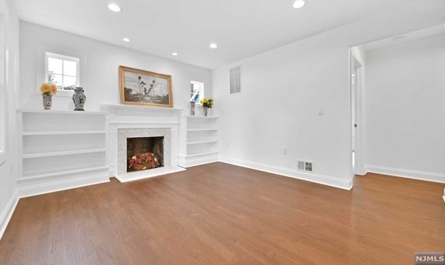 216 Knickerbocker Rd, Closter, NJ 07624