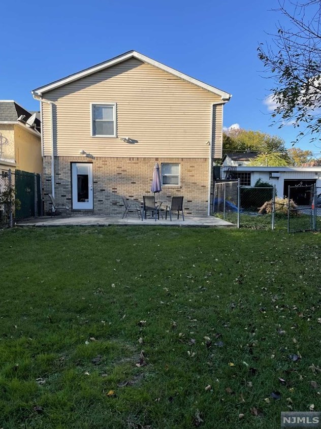 13 New Schley St, Outwater, NJ 07026