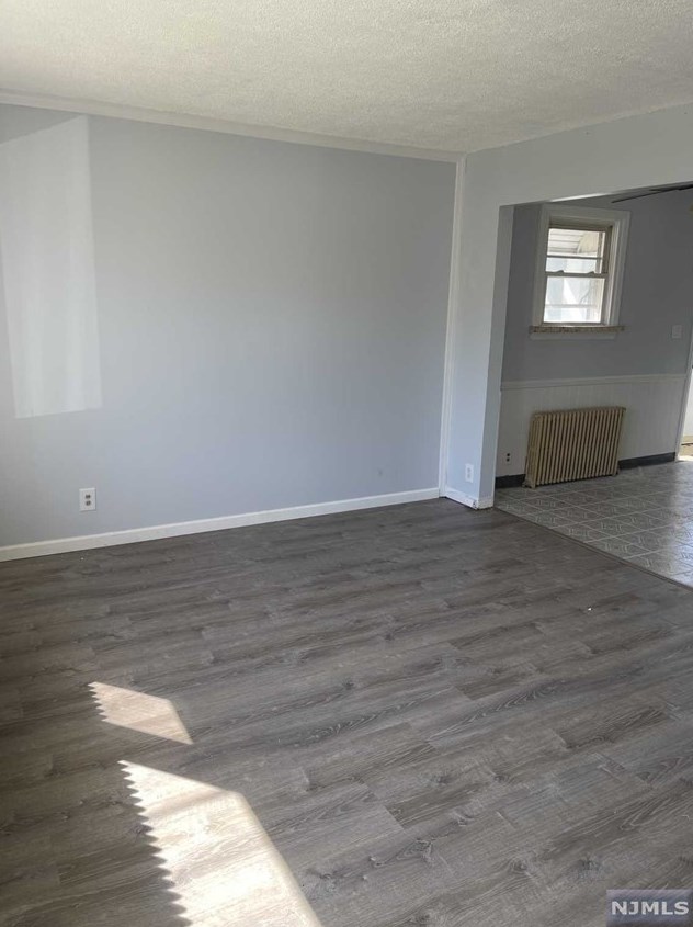 43 Howard St, Lodi, NJ 07644