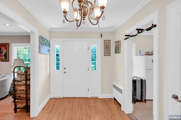 100 Lake St, Upper Saddle River, NJ 07458