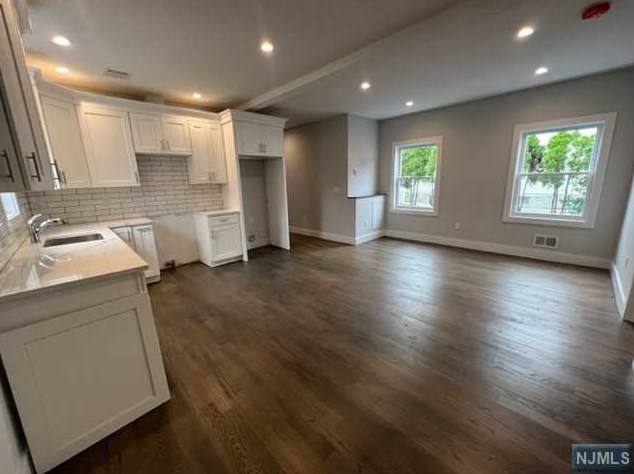 10 John St #1, Outwater, NJ 07026