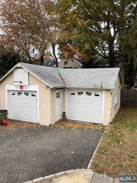 49 Merritt Ave, Bergenfield NJ  07621-1334 exterior