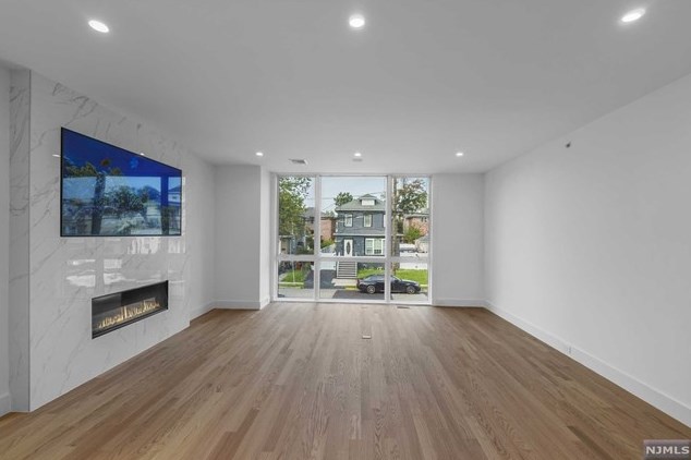 412 Lincoln Ave #b, Cliffside Park, NJ 07010