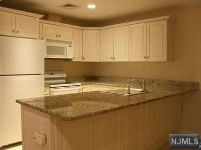 10-12 Broadway #12c, Park Ridge, NJ 07656