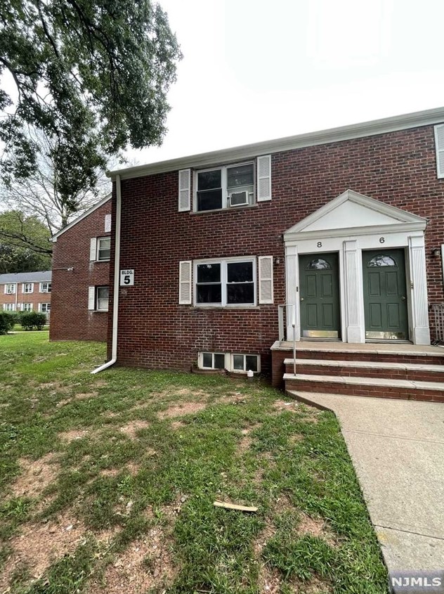 8 Carolyn Terrace, Roselle, NJ 07203