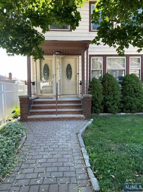 82 Argyle Pl #2nd Fl, North Arlington, NJ 07031