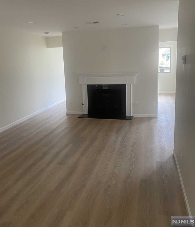 60 Hart Dr, Town Center, NJ 07052