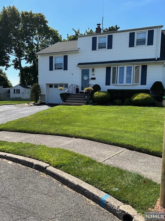 26 Leonhardt Ct, Saddle Brook, NJ 07663