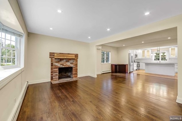 156 County Rd, Demarest, NJ 07627