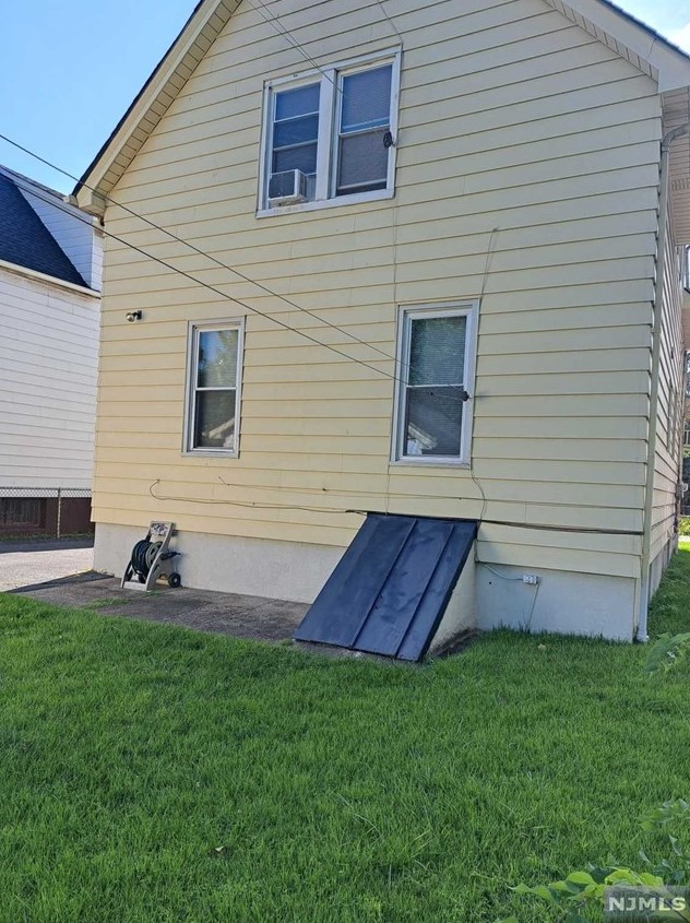23 Halstead Ave, Wallington, NJ 07057-1002