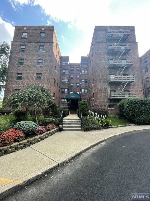 2329 Hudson St #c 9, West Fort Lee, NJ 07024