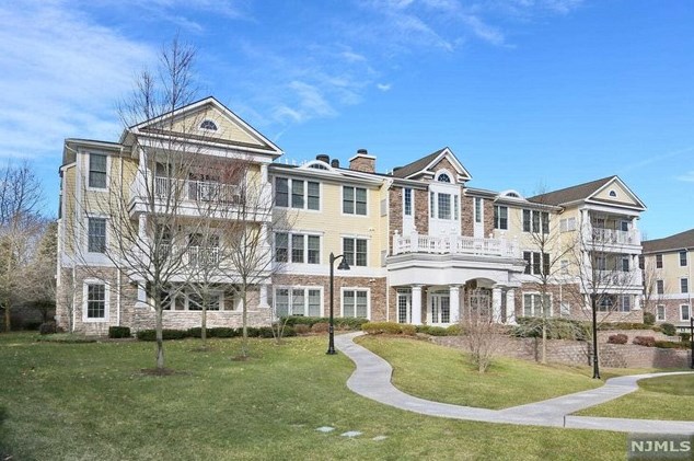 111 Four Seasons Ln, Westwood, NJ 07677-7202