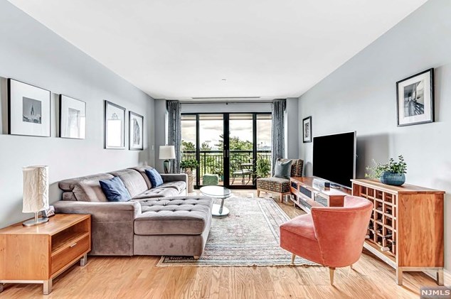 1 Orient Wy #410, Rutherford, NJ 07070
