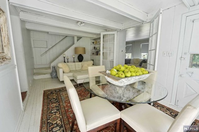 192 Pascack Rd, Park Ridge NJ 07656-1174 exterior