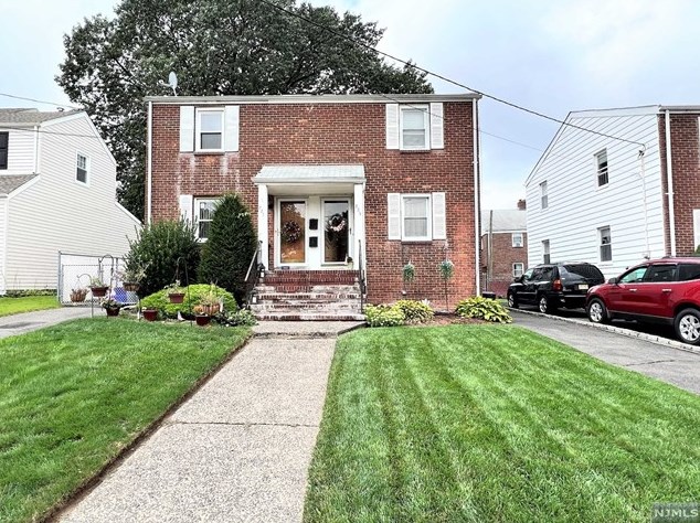 225 Livingston Ave, Lyndhurst, NJ 07071