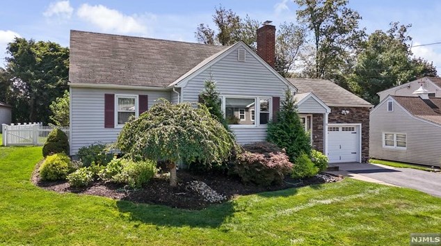 11 Wendt Ln, Wayne, NJ 07470