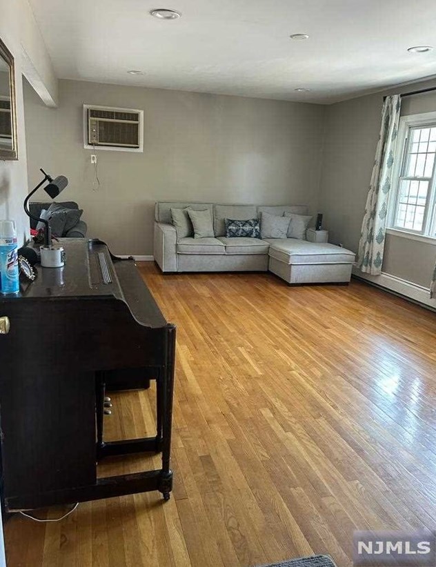 85 Eastern Way, Rutherford, NJ 07070