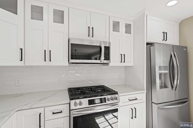 148 Valley Rd, Wayne NJ  07470-3949 exterior