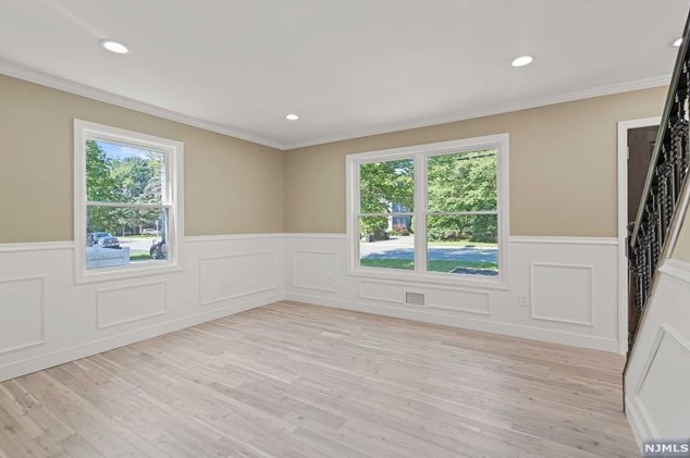 148 Valley Rd, Wayne NJ  07470-3949 exterior