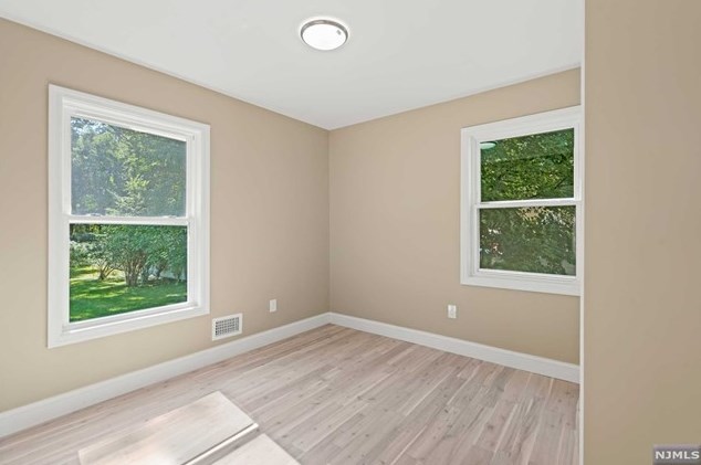 148 Valley Rd, Wayne NJ  07470-3949 exterior