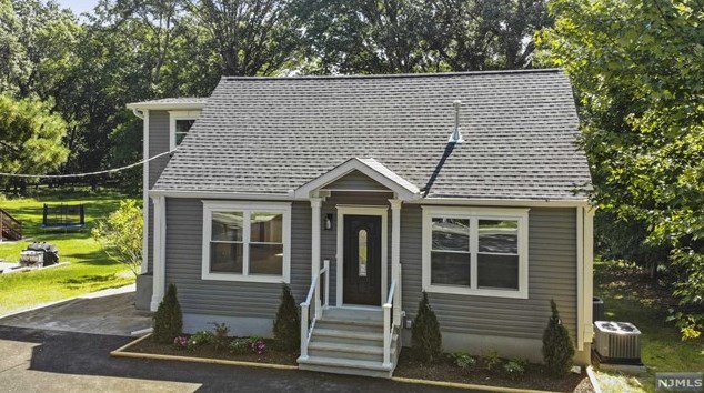 148 Valley Rd, Wayne NJ  07470-3949 exterior