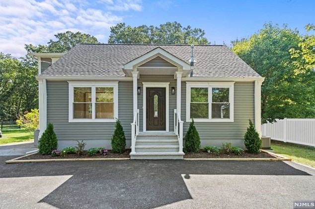 148 Valley Rd, Wayne NJ  07470-3949 exterior