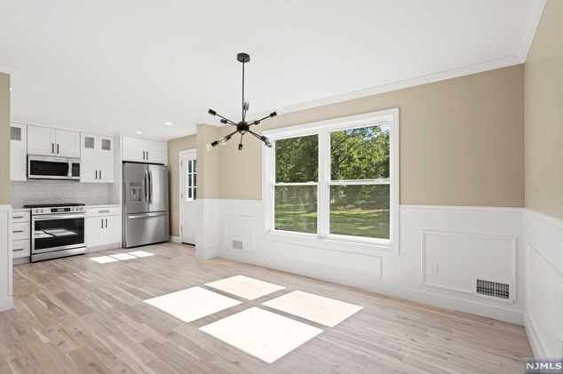 148 Valley Rd, Wayne NJ  07470-3949 exterior