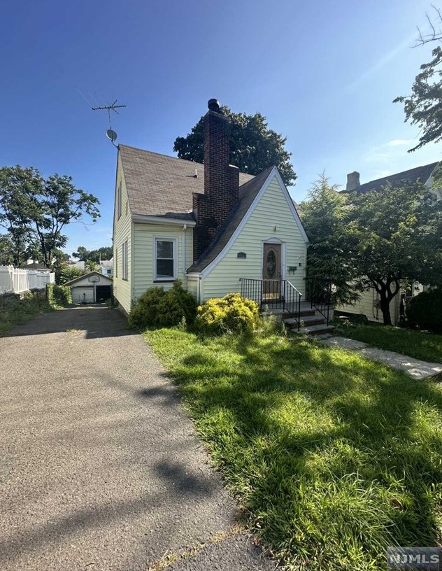 53 Park Ave, Maywood, NJ 07607