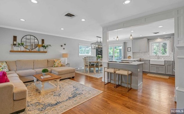 10 Murray Rd, Montvale, NJ 07645